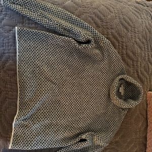 Women’s sweater turtle neck. Size small